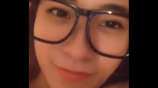 Chinese Cam Girl XiaoGui – Masturbation Show Wearing Glasses